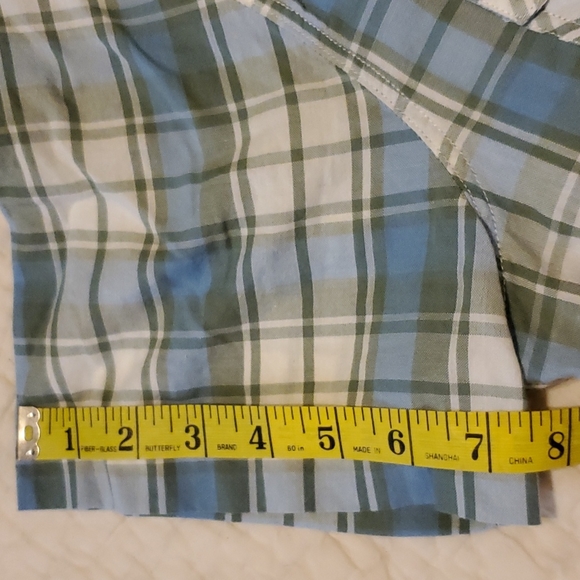 Levi’s Modern Fit Button Up - Picture 8 of 9